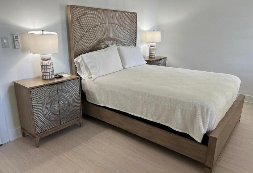 민박 Elaine S Cape May Boutique