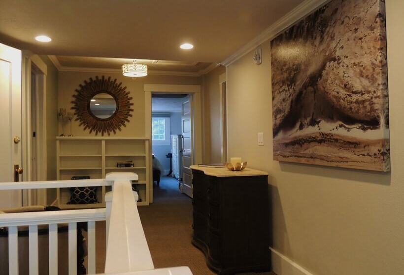 مبيت وإفطار Huff House Inn And Cabins