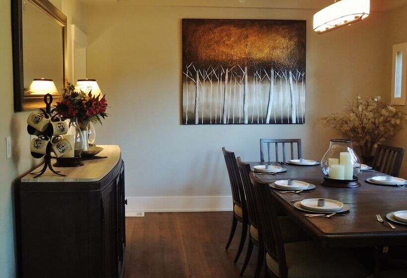 مبيت وإفطار Huff House Inn And Cabins