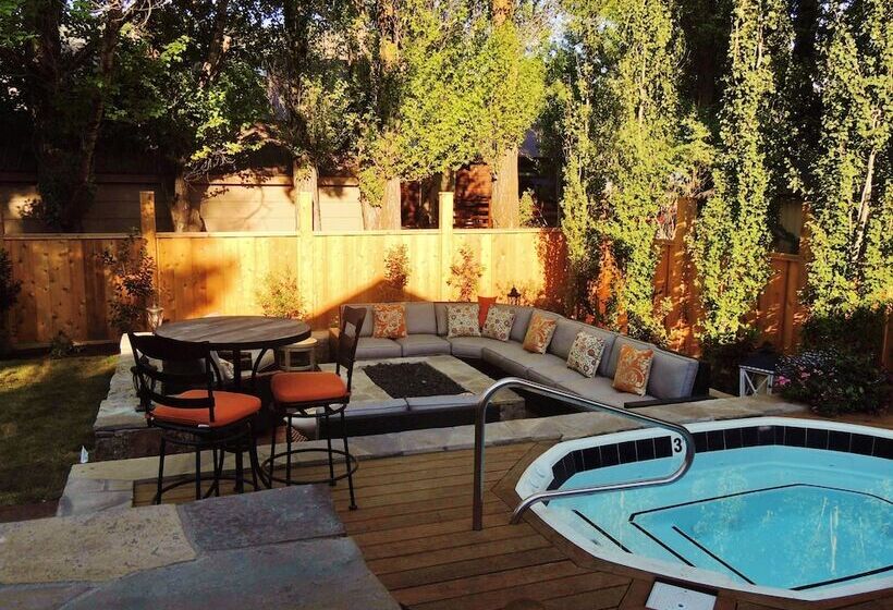 مبيت وإفطار Huff House Inn And Cabins