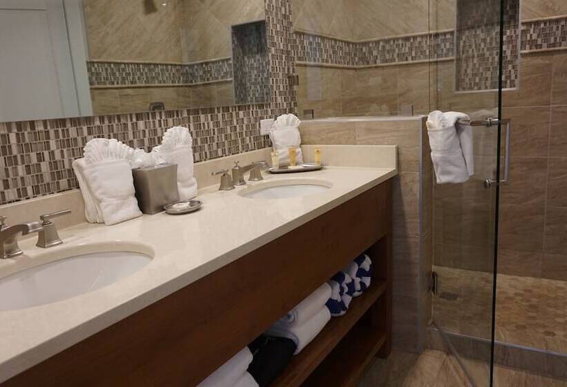 مبيت وإفطار Huff House Inn And Cabins