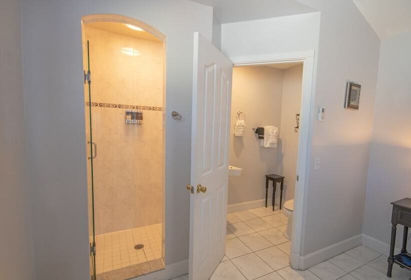 مبيت وإفطار Inn On Charlotte