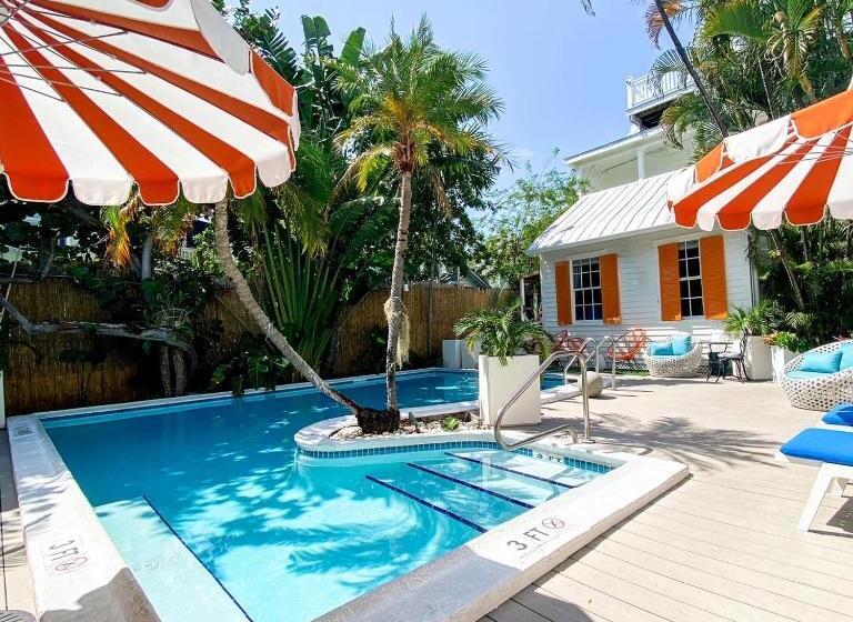 مبيت وإفطار Marreros Guest Mansion   Adult Only