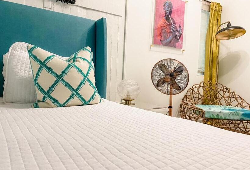 مبيت وإفطار Marreros Guest Mansion   Adult Only