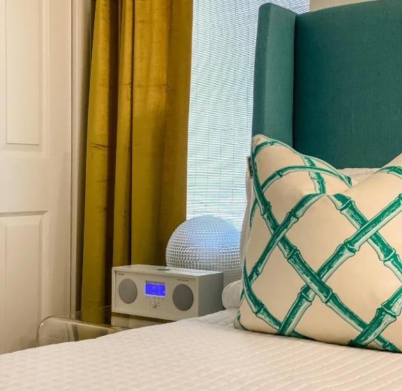 مبيت وإفطار Marreros Guest Mansion   Adult Only