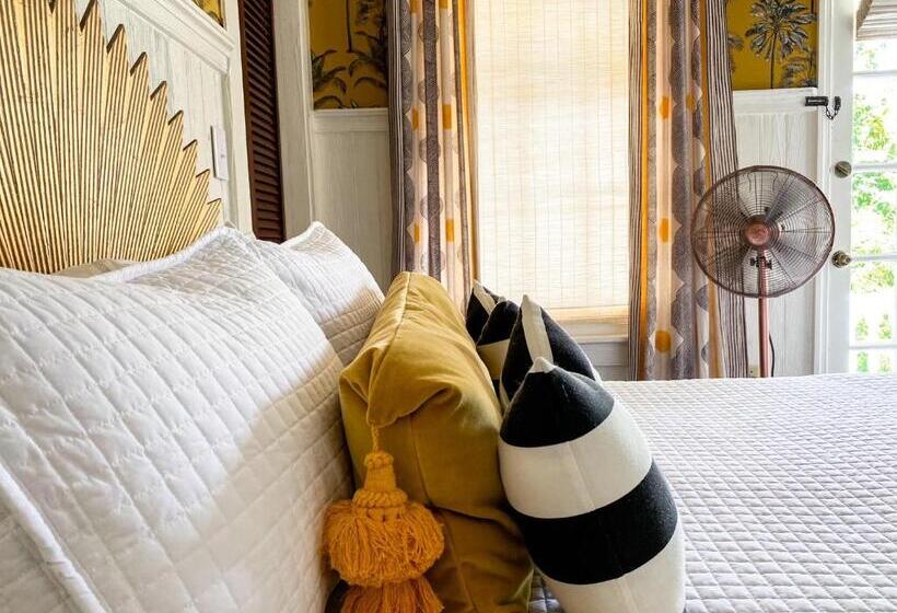 مبيت وإفطار Marreros Guest Mansion   Adult Only