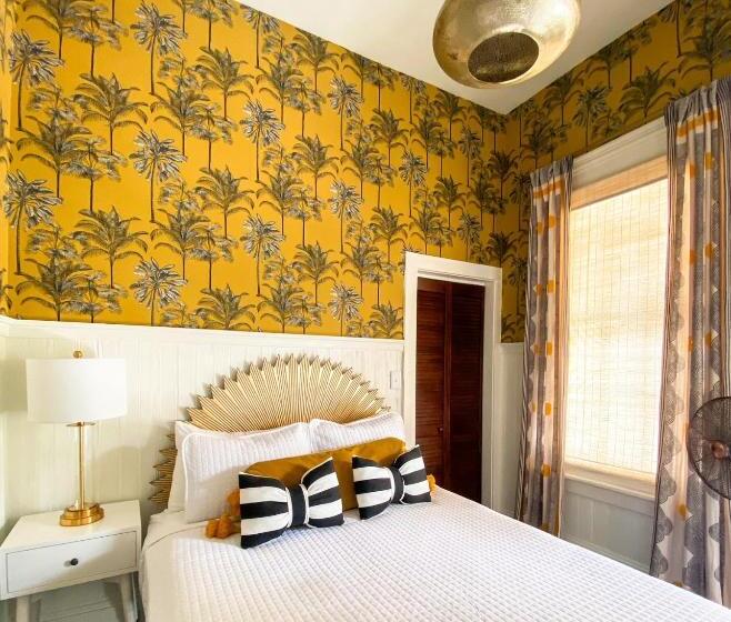 مبيت وإفطار Marreros Guest Mansion   Adult Only