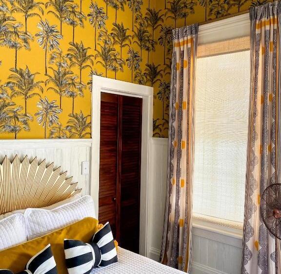 مبيت وإفطار Marreros Guest Mansion   Adult Only