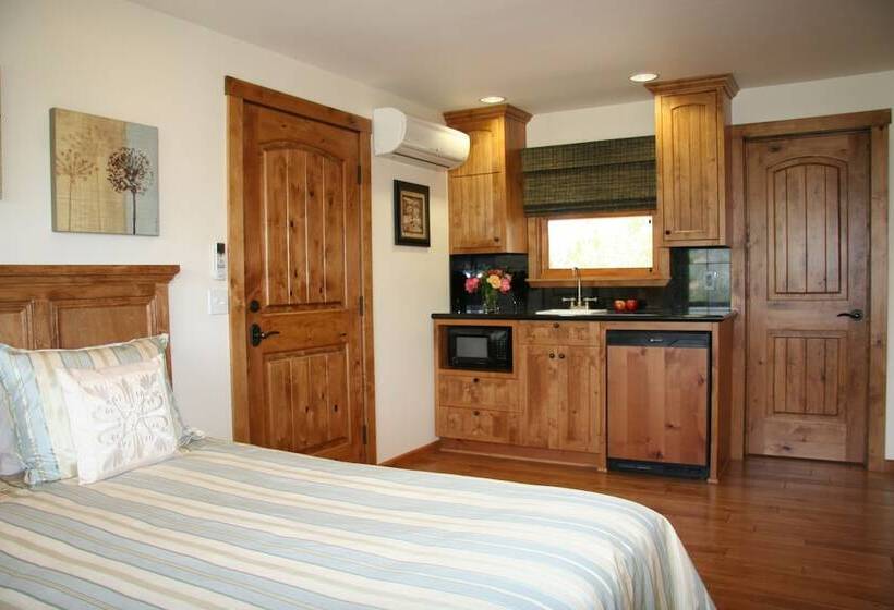 צימר Ojai Retreat & Inn