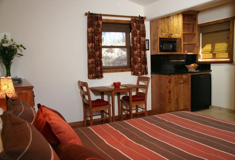 צימר Ojai Retreat & Inn