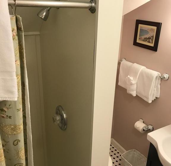 Bed and Breakfast Puffin Inn