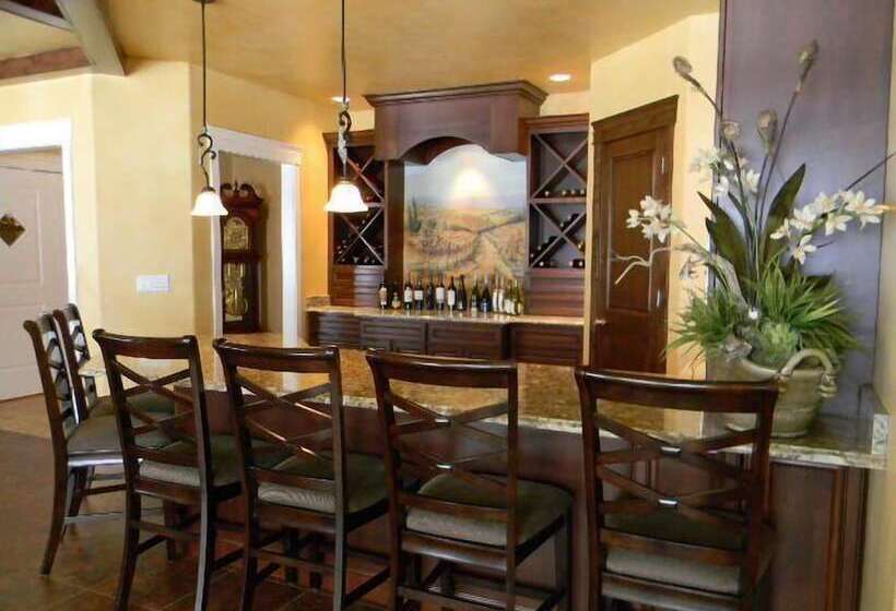 צימר Summer Creek Inn