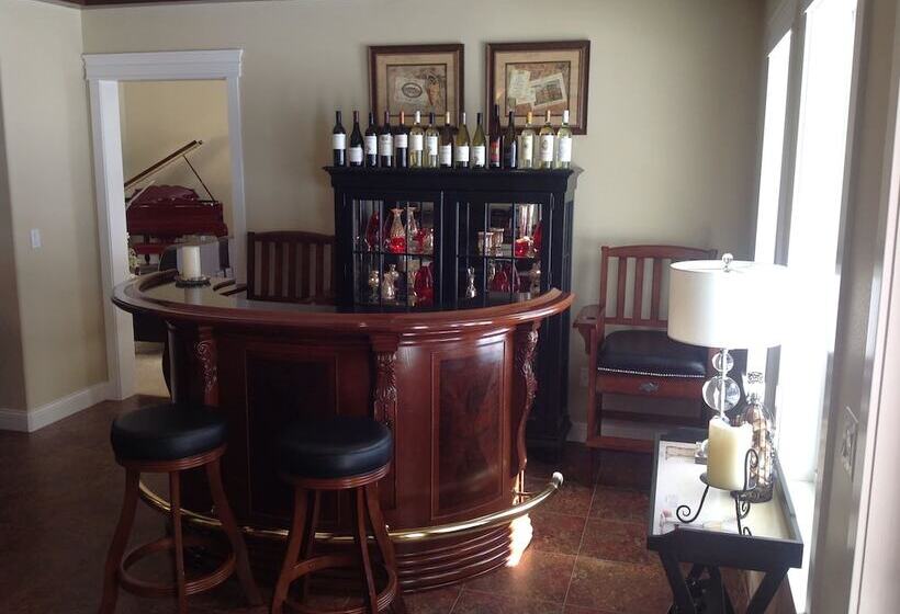 צימר Summer Creek Inn