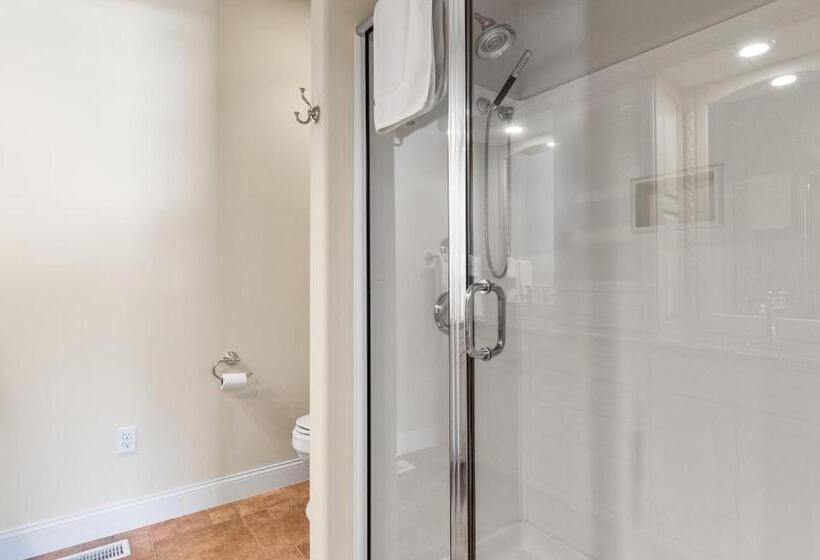 تختخواب و صبحانه Summer Creek Inn