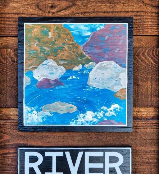 مبيت وإفطار The Loubird Inn