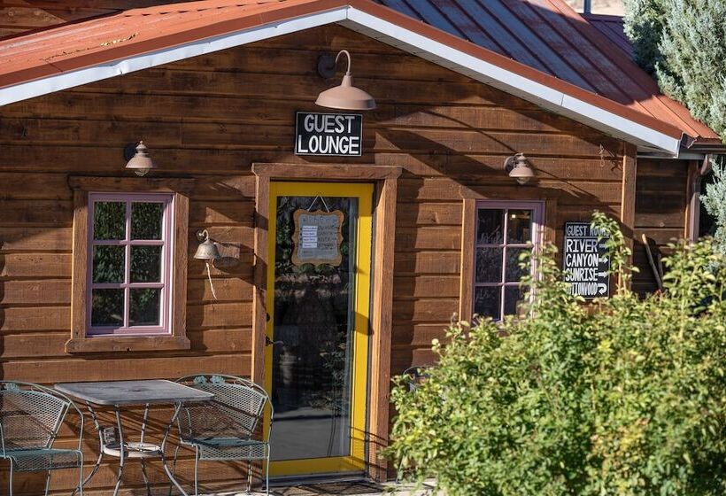 مبيت وإفطار The Loubird Inn