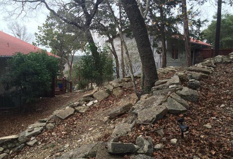 Bed and Breakfast The Rivery Retreat, Choose From Luxury Guesthouse Cabin Or Suite In Lake Austin Hill Country