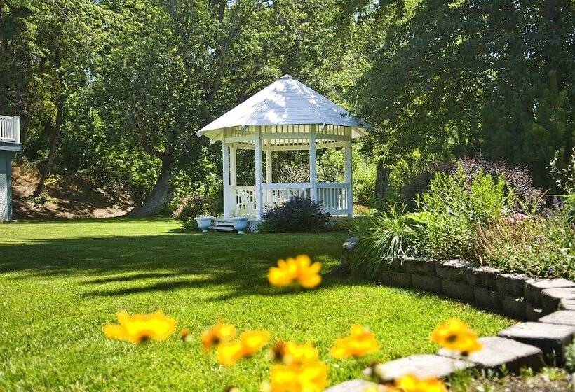 مبيت وإفطار Warm Springs Inn & Winery