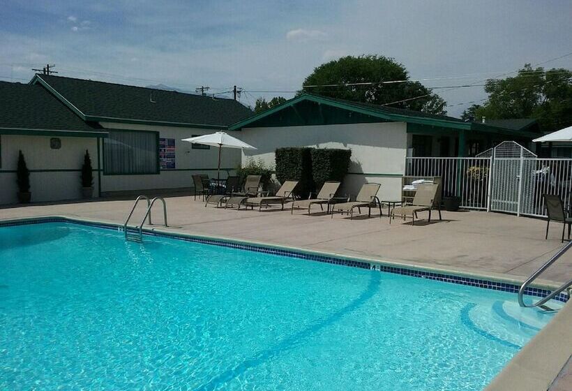 Bishop Village Motel