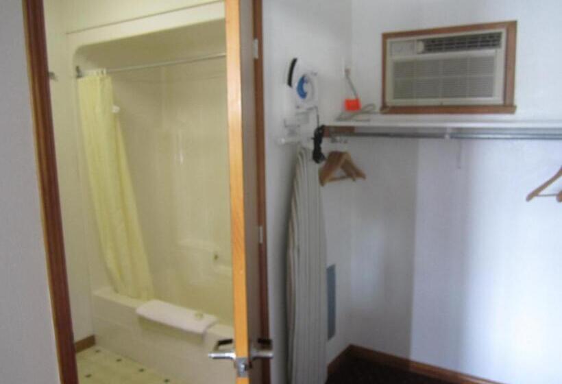 Bishops Country Inn Motel