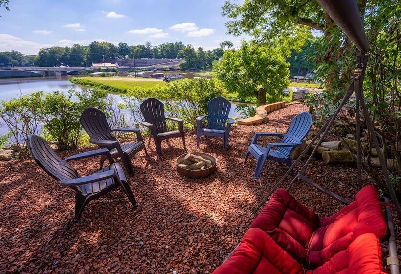 Bluebird Bay Resort