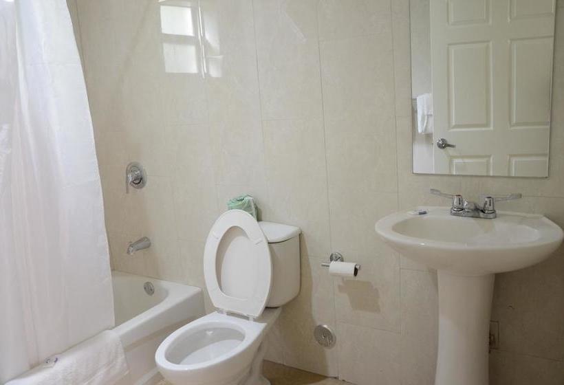 Carl's El Padre Motel