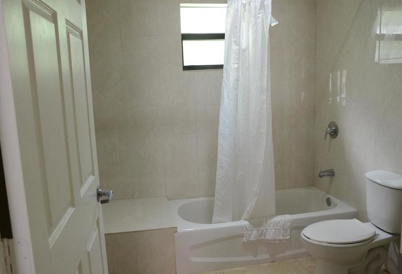 Carl's El Padre Motel