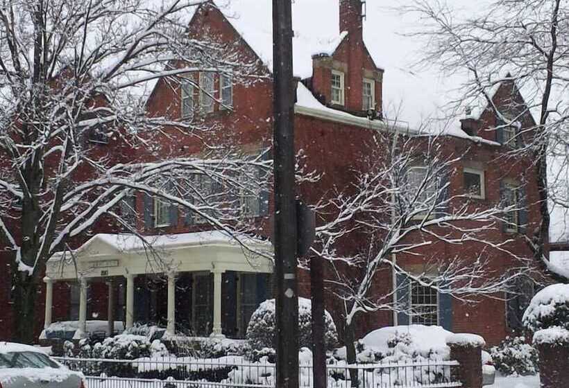 Clifford House Private Home B&b