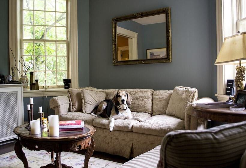 Clifford House Private Home B&b