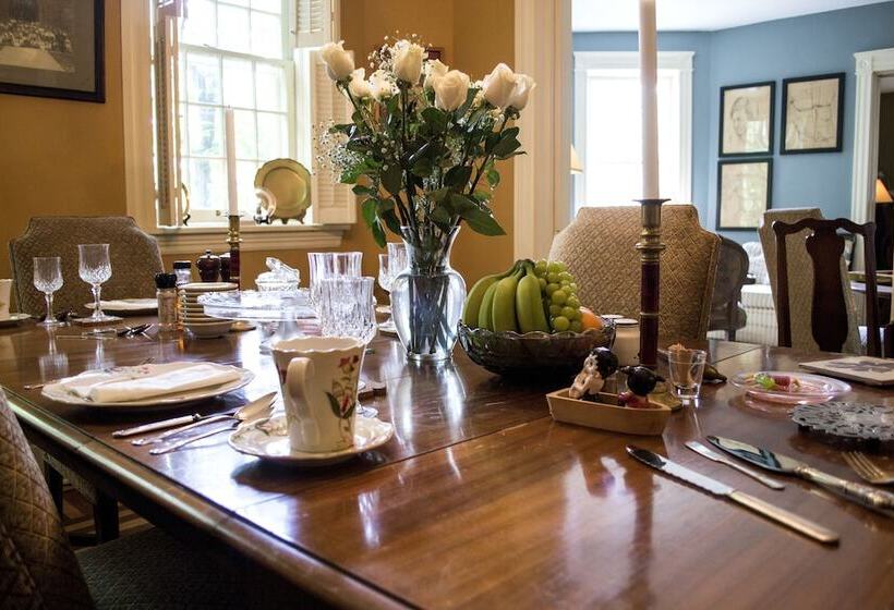 Clifford House Private Home B&b