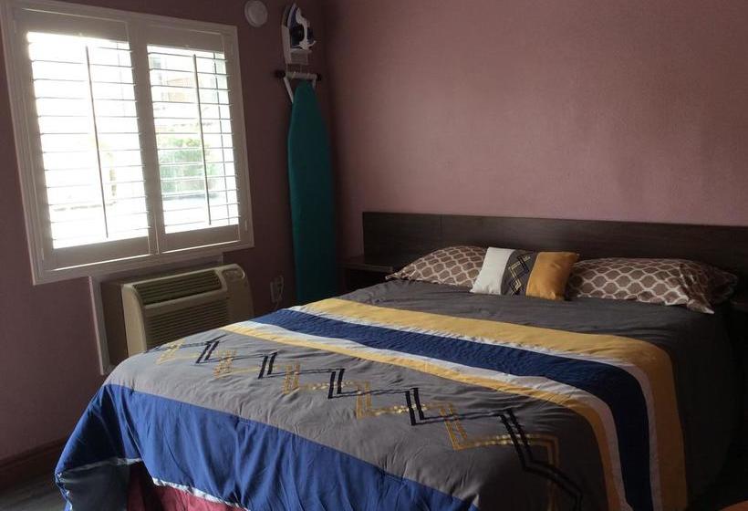 El Don Motel  Adults Only