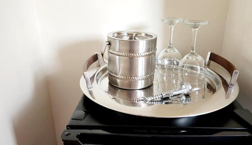 Elmere House Bed & Breakfast