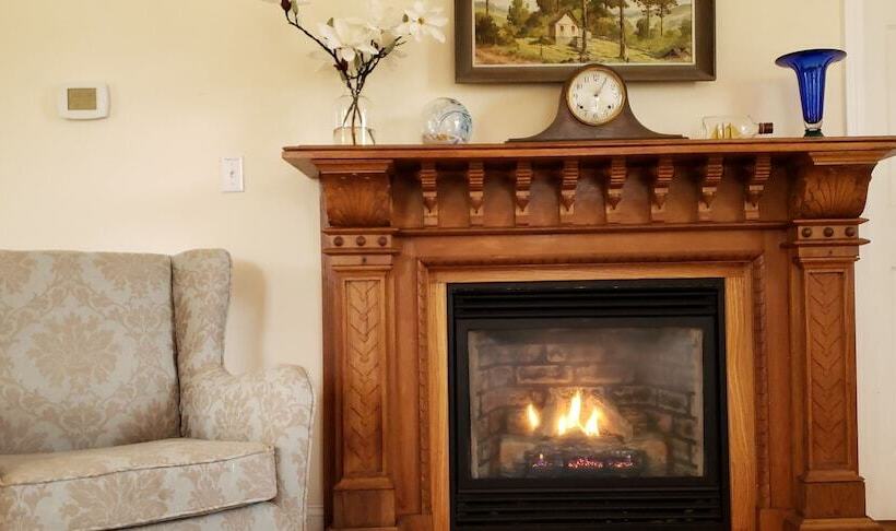 Elmere House Bed & Breakfast