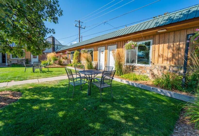 Evergreen Motel