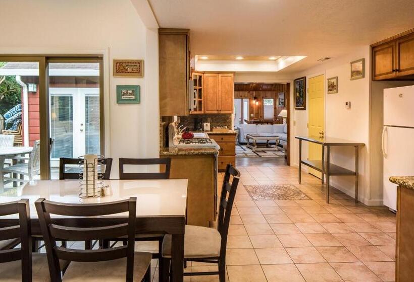 فندق Andril Fireplace Cottages