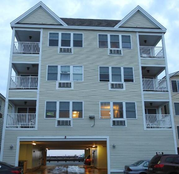 Отель Atlantic Breeze Suites