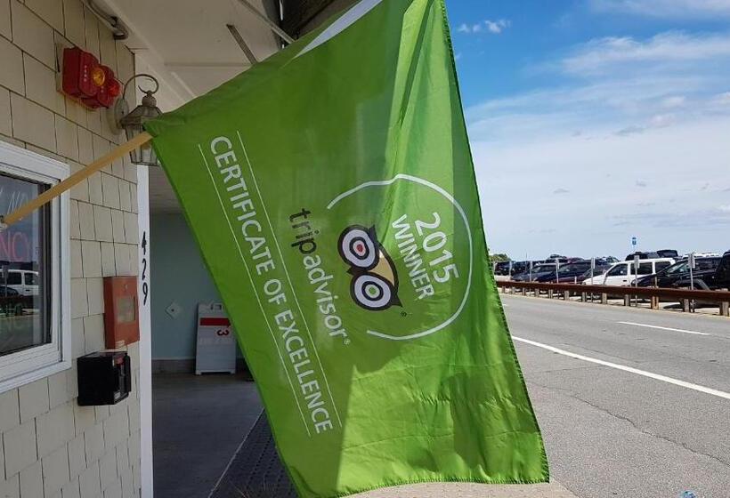 Отель Atlantic Breeze Suites