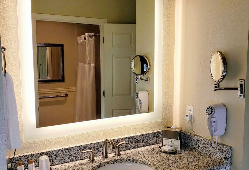 فندق Avenue Inn & Spa