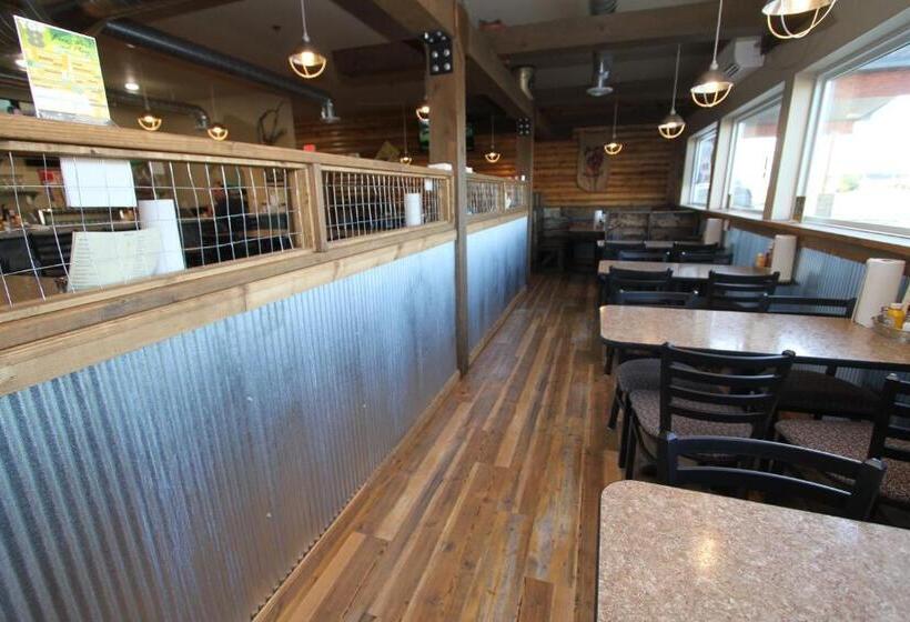 فندق Bowman Lodge & Convention Center