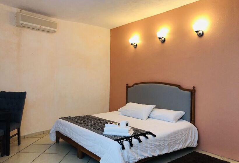 בית מלון כפרי Camino Surreal Xilitla