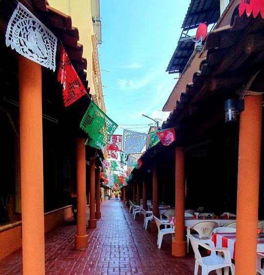 ホテル Corona Zihua