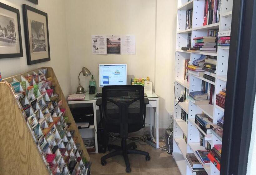 酒店 High Noon Beach Resort