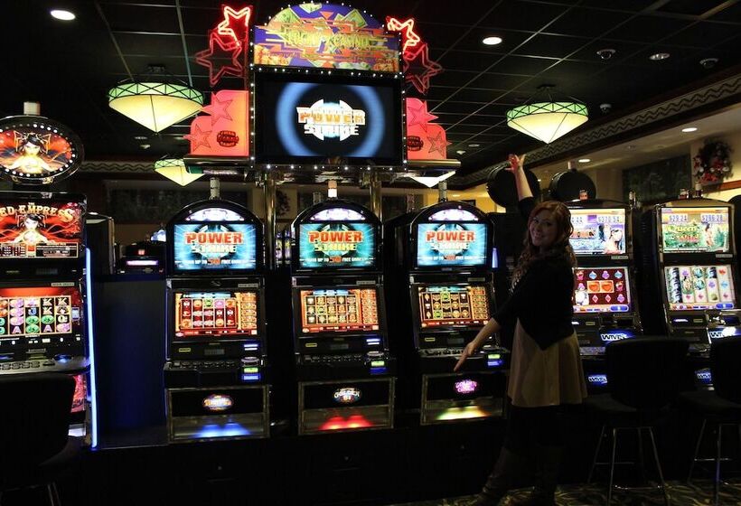 호텔 Lucky 7 Casino &