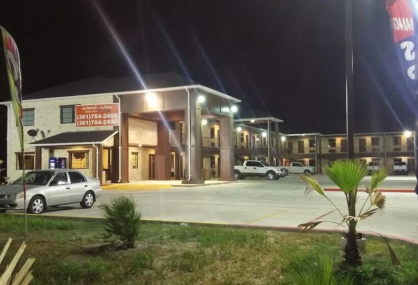 فندق Lux Inn And Suites