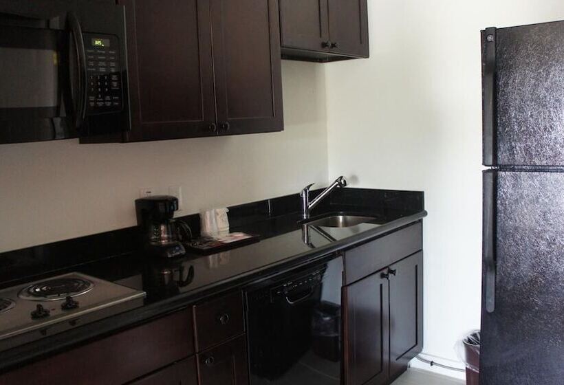 ホテル Lux Inn And Suites