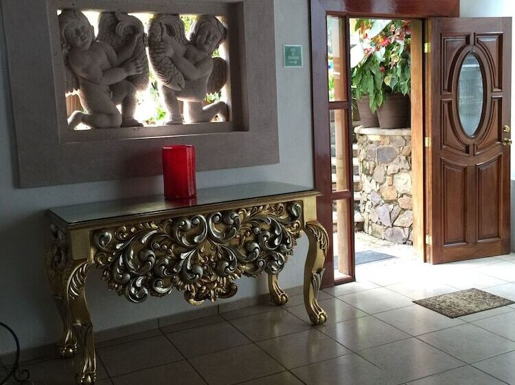 فندق Mansion Real