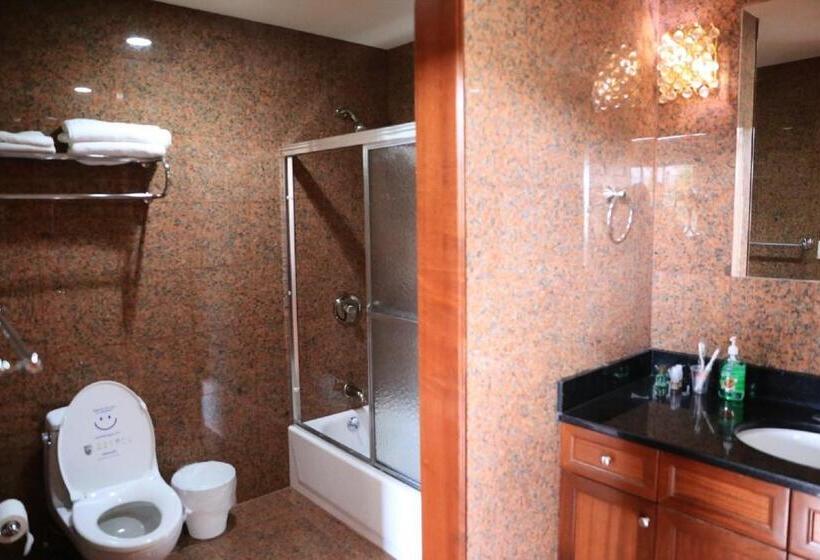 Phoenix Hotel Brooklyn Sunset Park