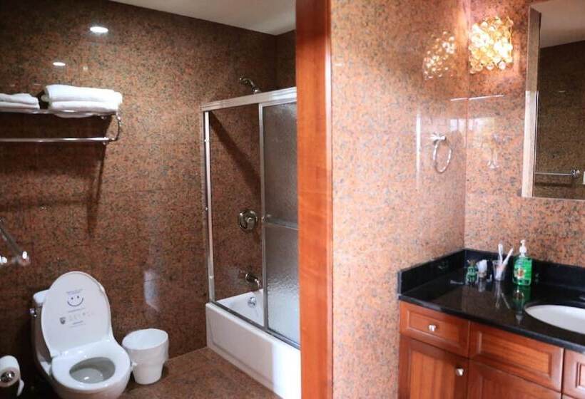 Phoenix Hotel Brooklyn Sunset Park