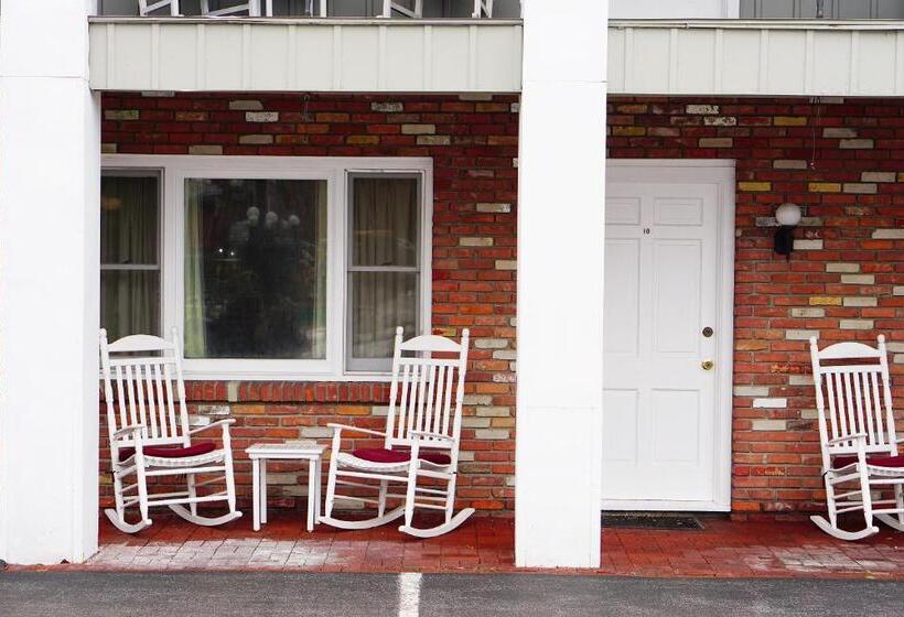 هتل Stay Saratoga