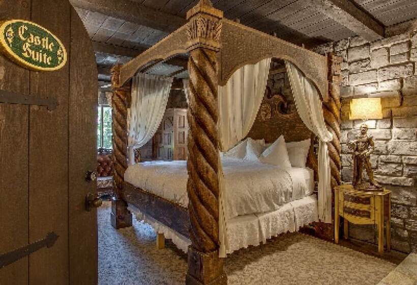 호텔 Storybook Riverside Inn